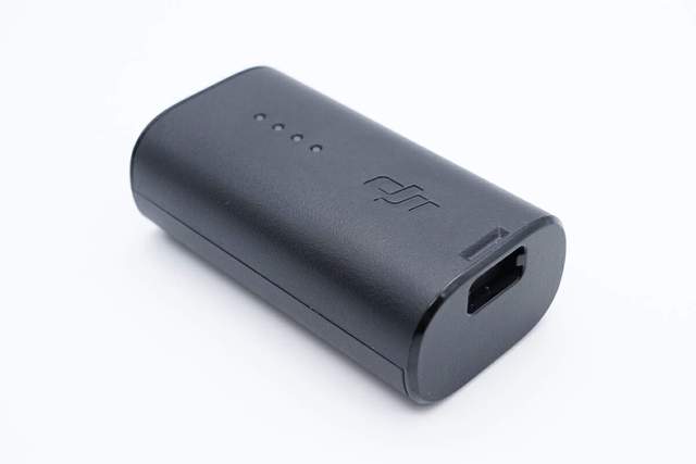 内置振华2节18650电芯，DJI大疆1800mAh移动电源拆解